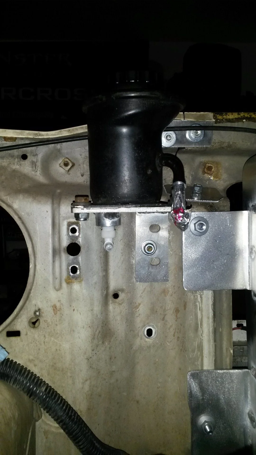 Toyota Power Steering reservoir relocated to body
