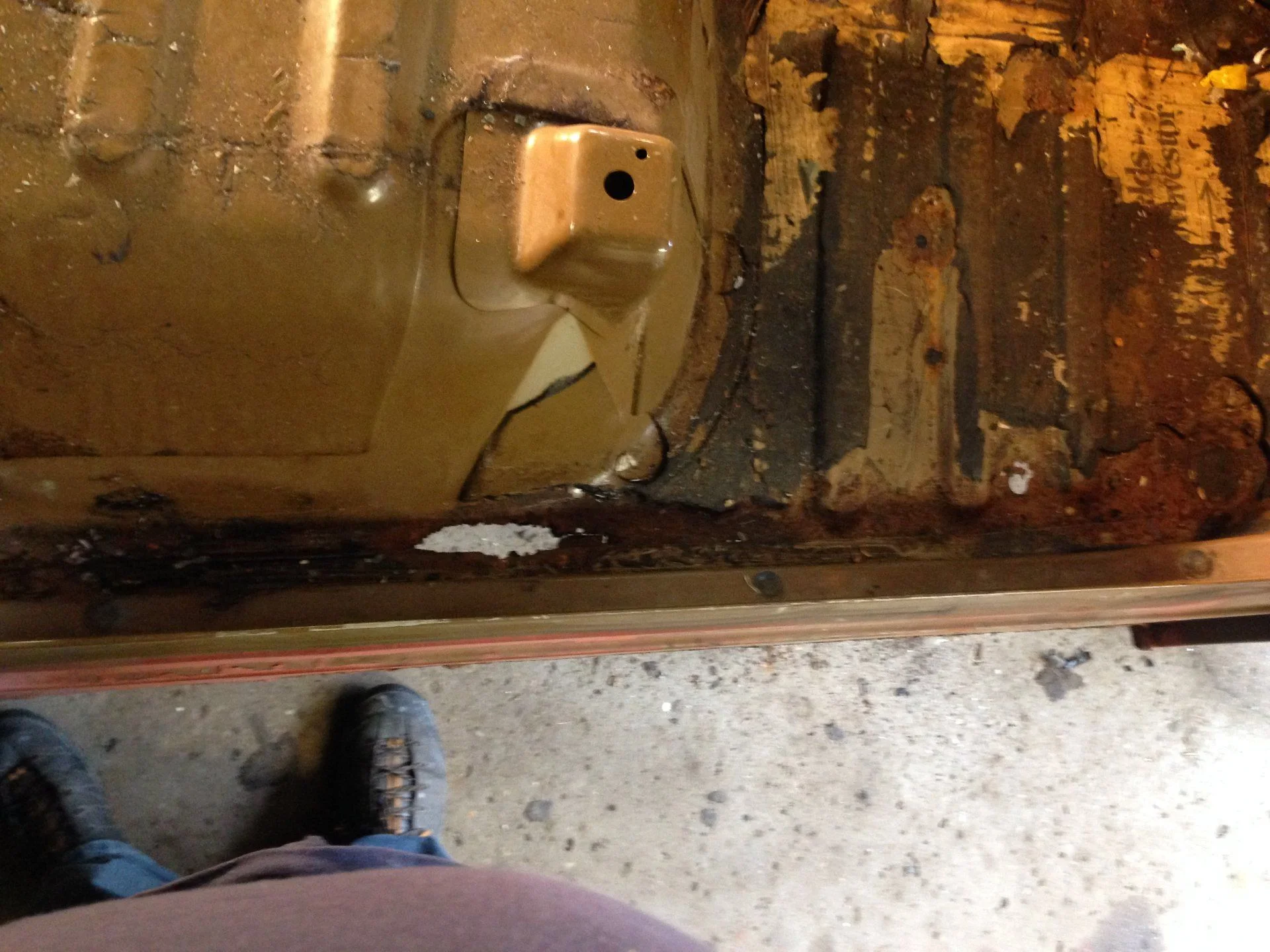 Tub Rust Hole