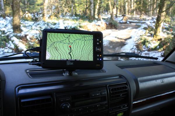 Tuftab running Overland Navigator 2.0.  When in Navigation Mode, the buttons automatically hide so the entire screen is filled with the map.