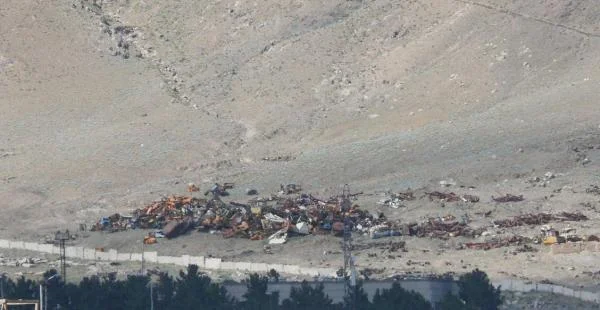 War is Messy

Seen from the runway at Kabul Airport