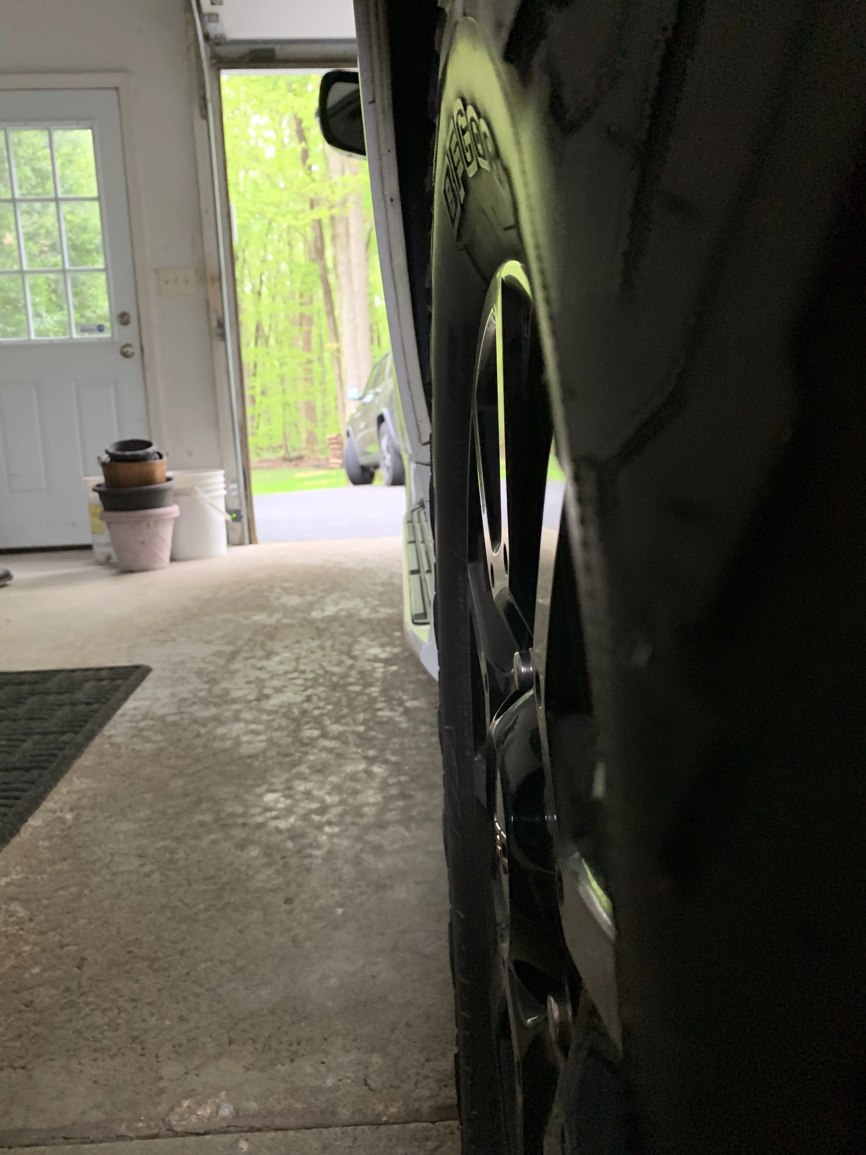 Wheel/tire profile 2
