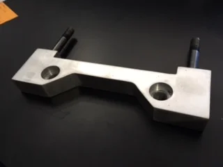 Wilwood Aero 6 Caliper bracket 1