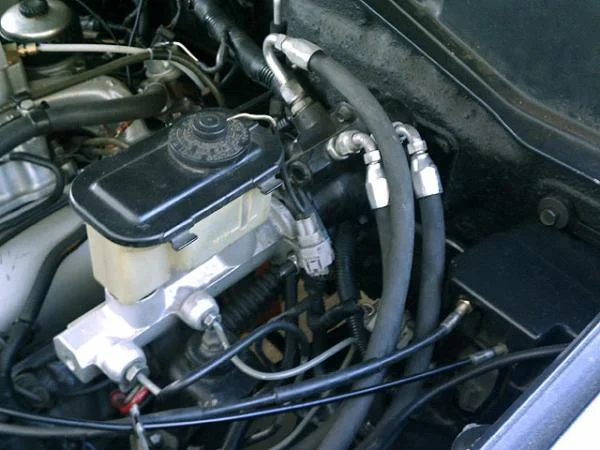 Winter 2010 >> Also salvaged from that vehicle was the Hydroboost brake system which was modified to work with the FJ80's brake system. This system was actually put in during the summer of 2009 when the original 3FE was still the power plant for this vehi