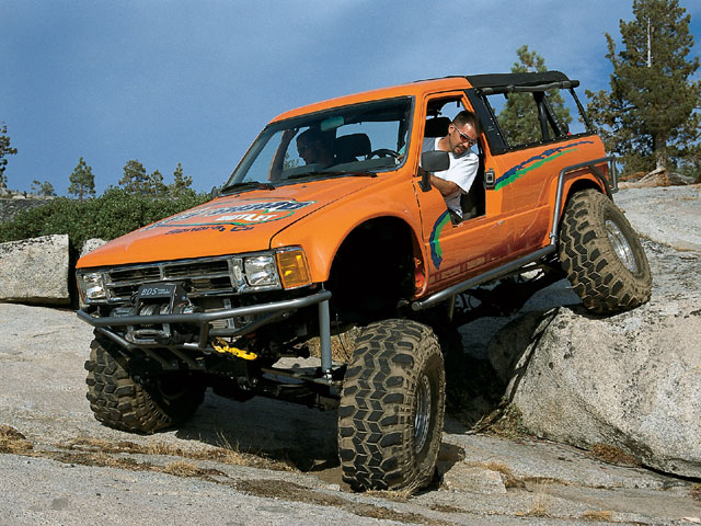 0308_4wd_01_z+1985_toyota_4runner+front_view.jpg