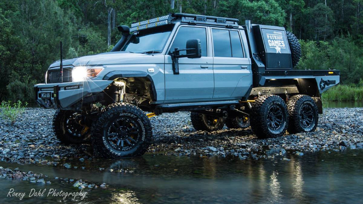 MEGA_6x6-11.jpg