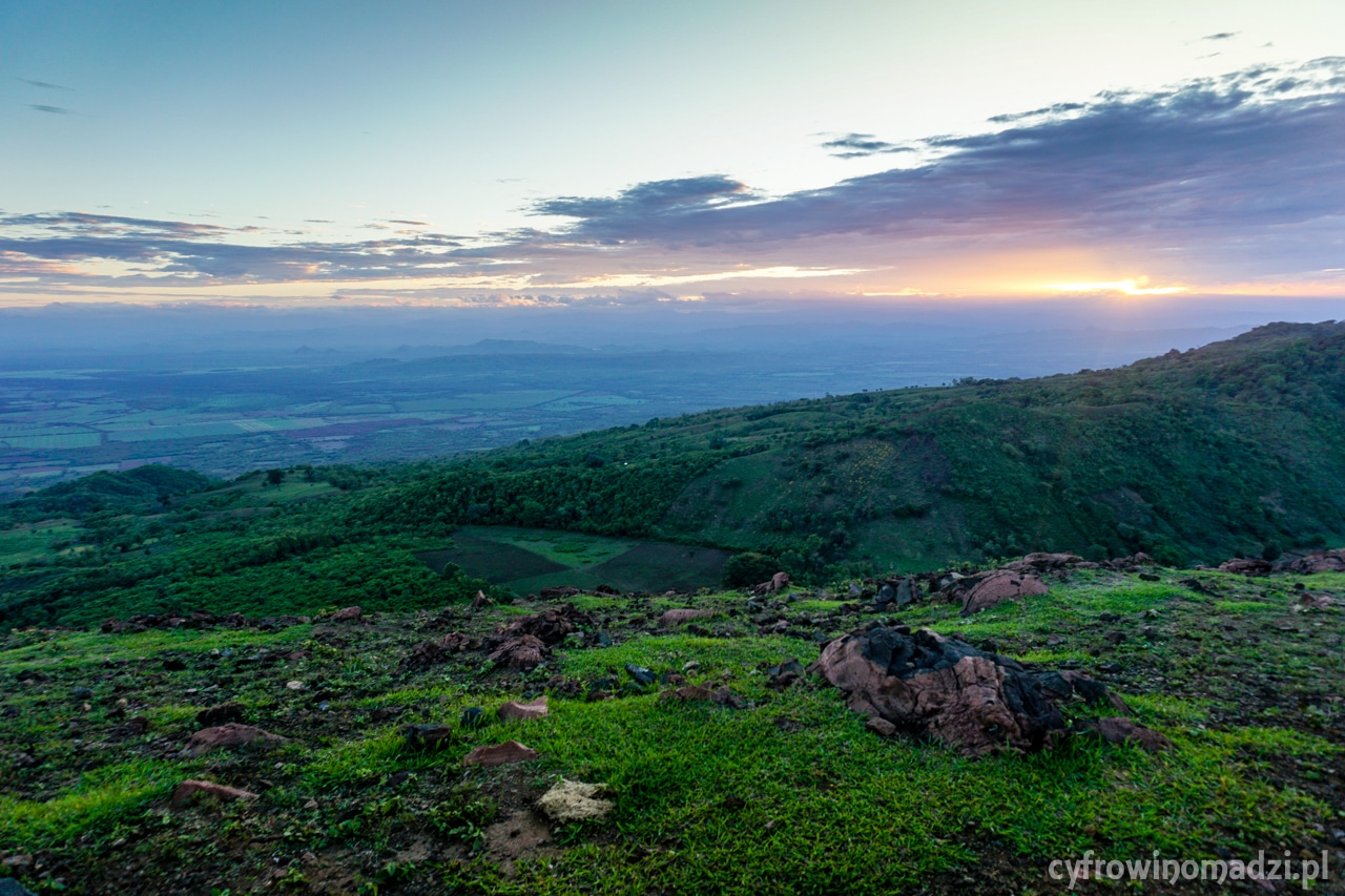 sunrise_volcano_telica_nicaragua_south.jpg
