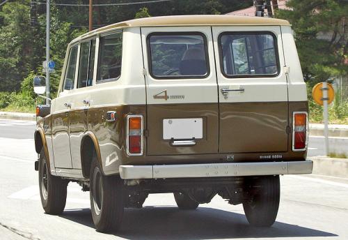 toyota_landcruiser_fj55_C2989_01.jpg