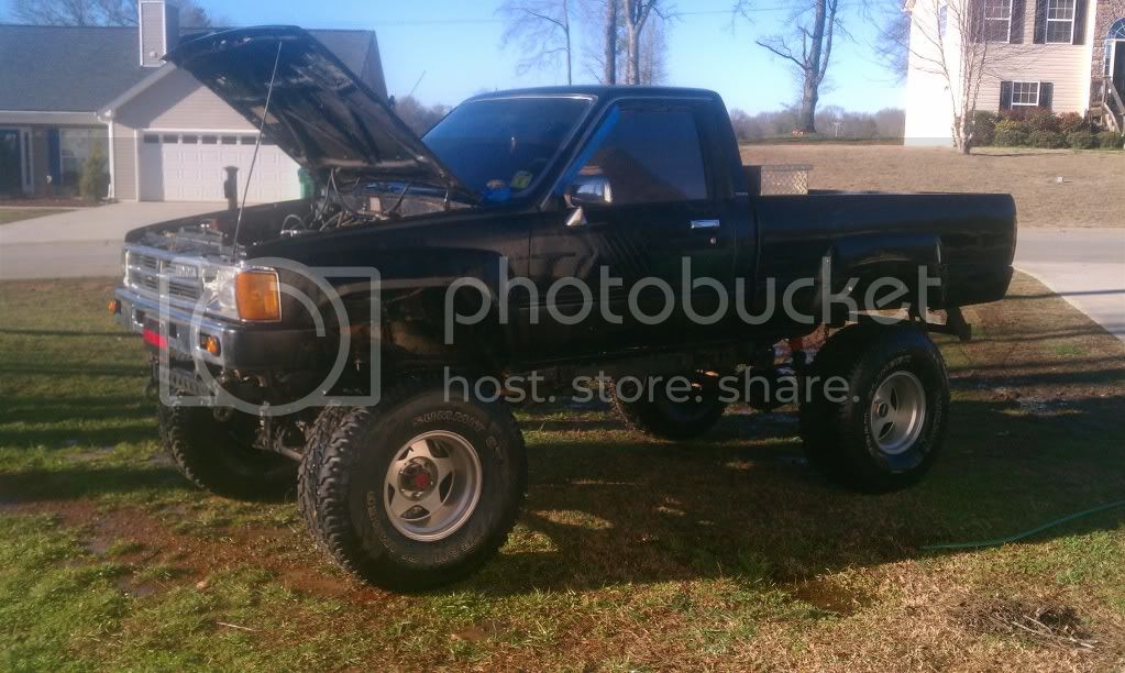 Lifted 87 Toyota 4x4 9inches