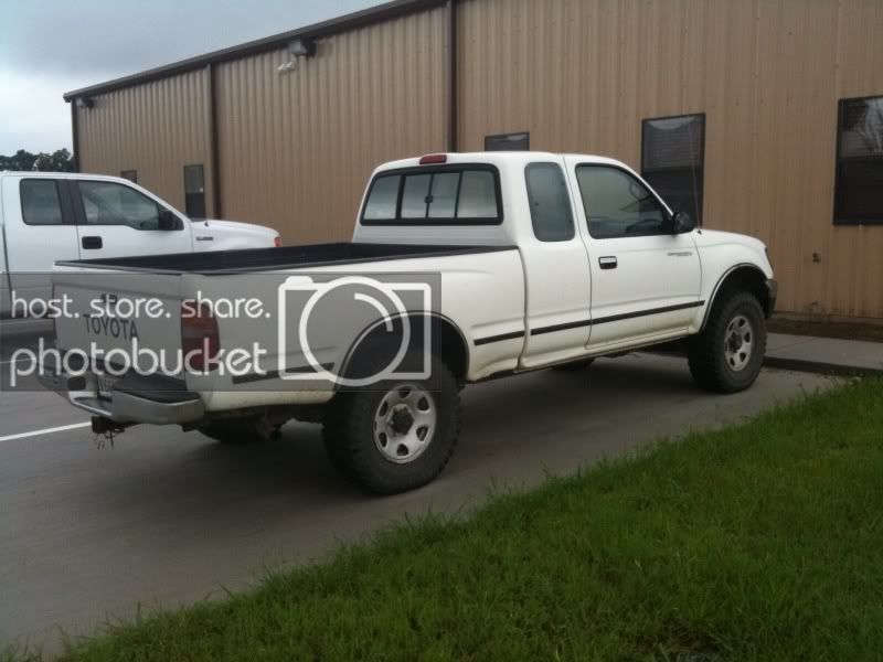 whitetruck1.jpg