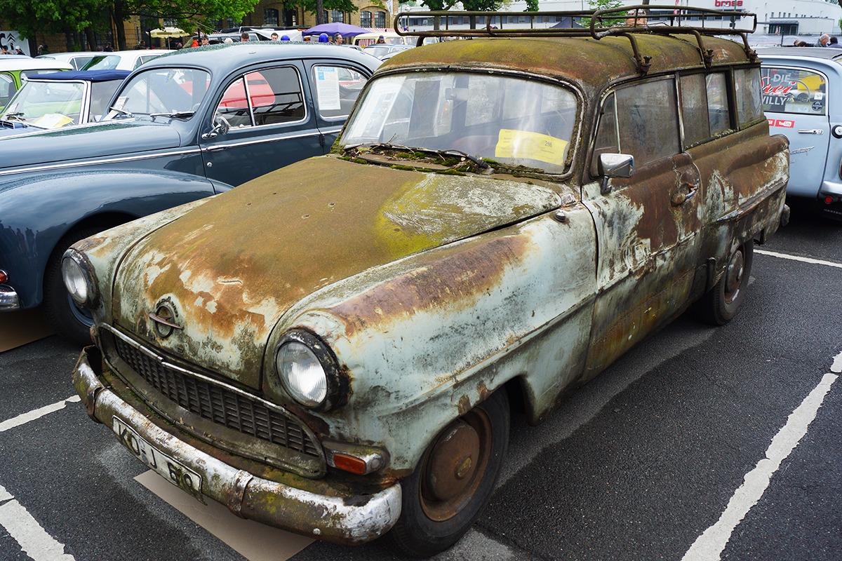 1956_Opel_Olympia_Rekord_Caravan.jpg