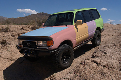 187185322-S.jpg