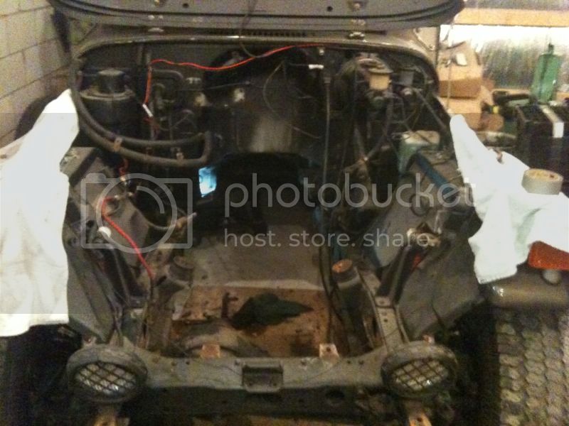 emptyenginebay.jpg