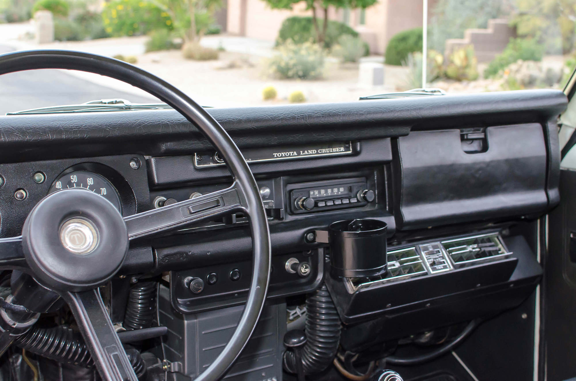Toyota-FJ55-Land-Cruiser-8.jpg