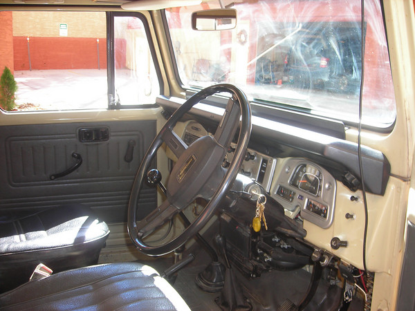 213226640-M.jpg