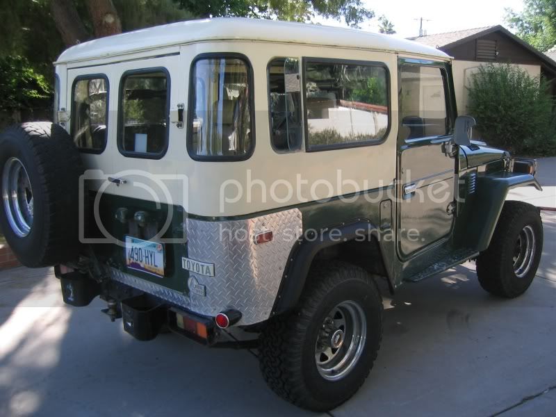 fj40_R_rear_corner.jpg
