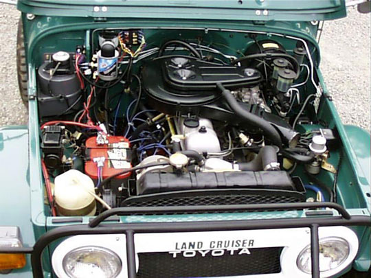 FJ40_LandCruiser_Engine_Compartment.jpg