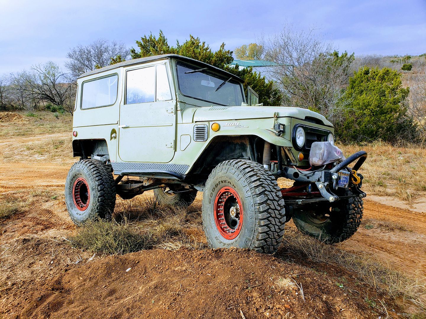 BUILT FJ40, ready to crawl!