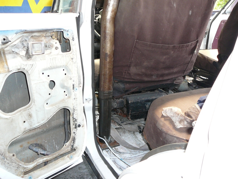 mid-rollcage4.JPG