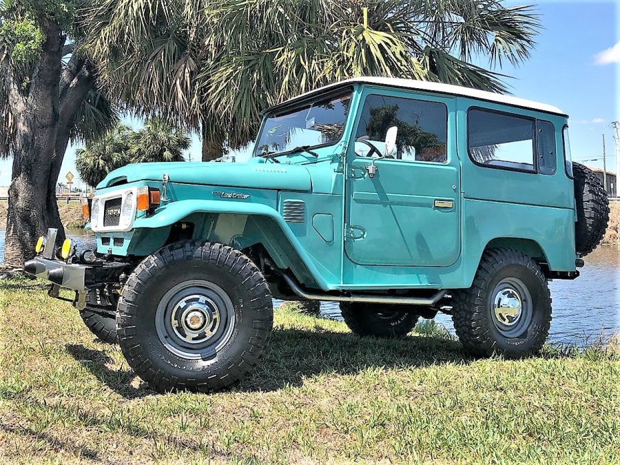 www.mecum.com