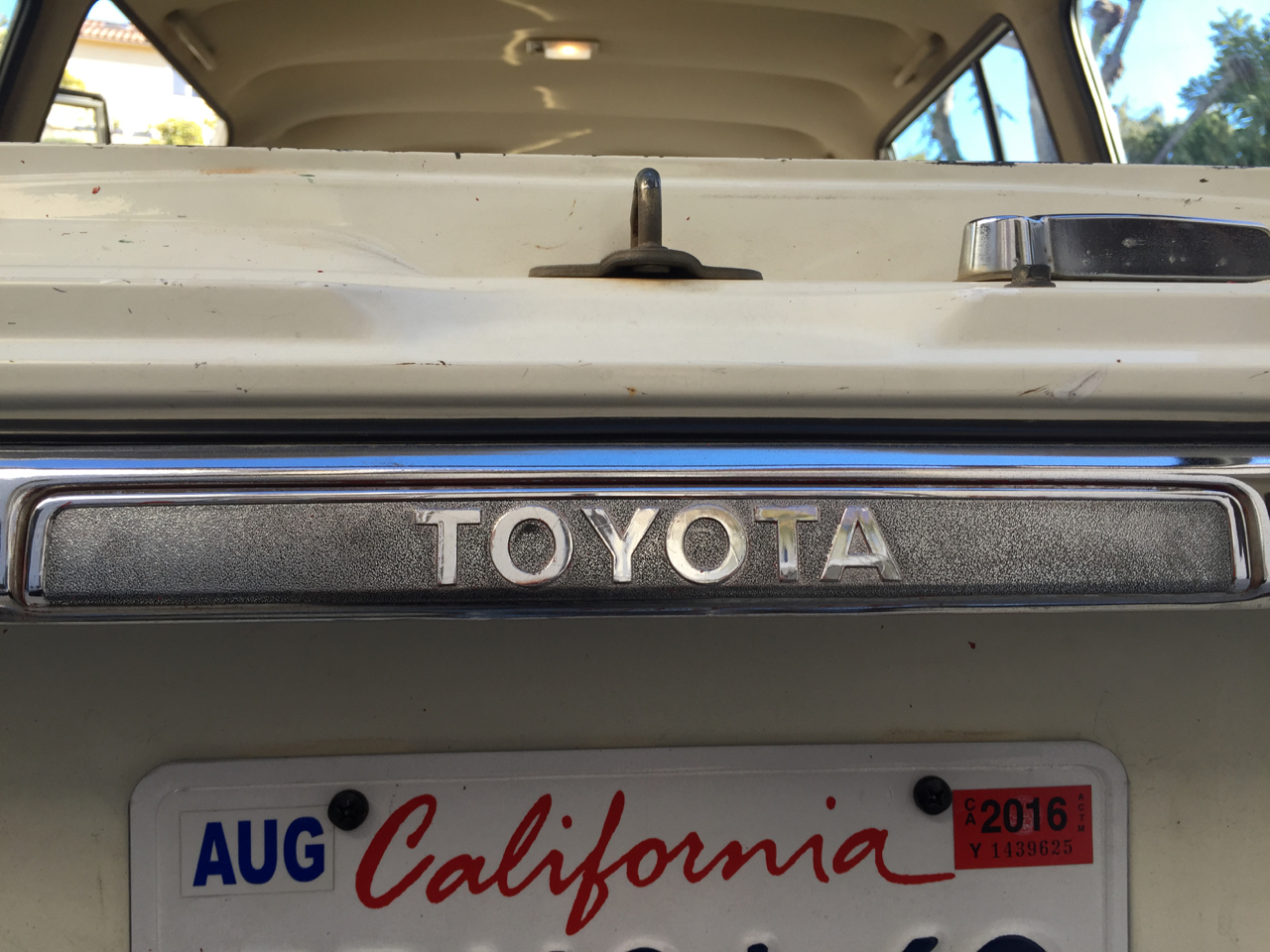 toyotaemblemafter.jpg