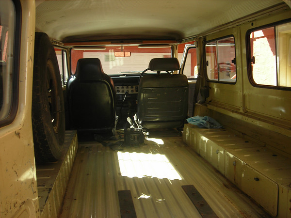 213226650-M.jpg