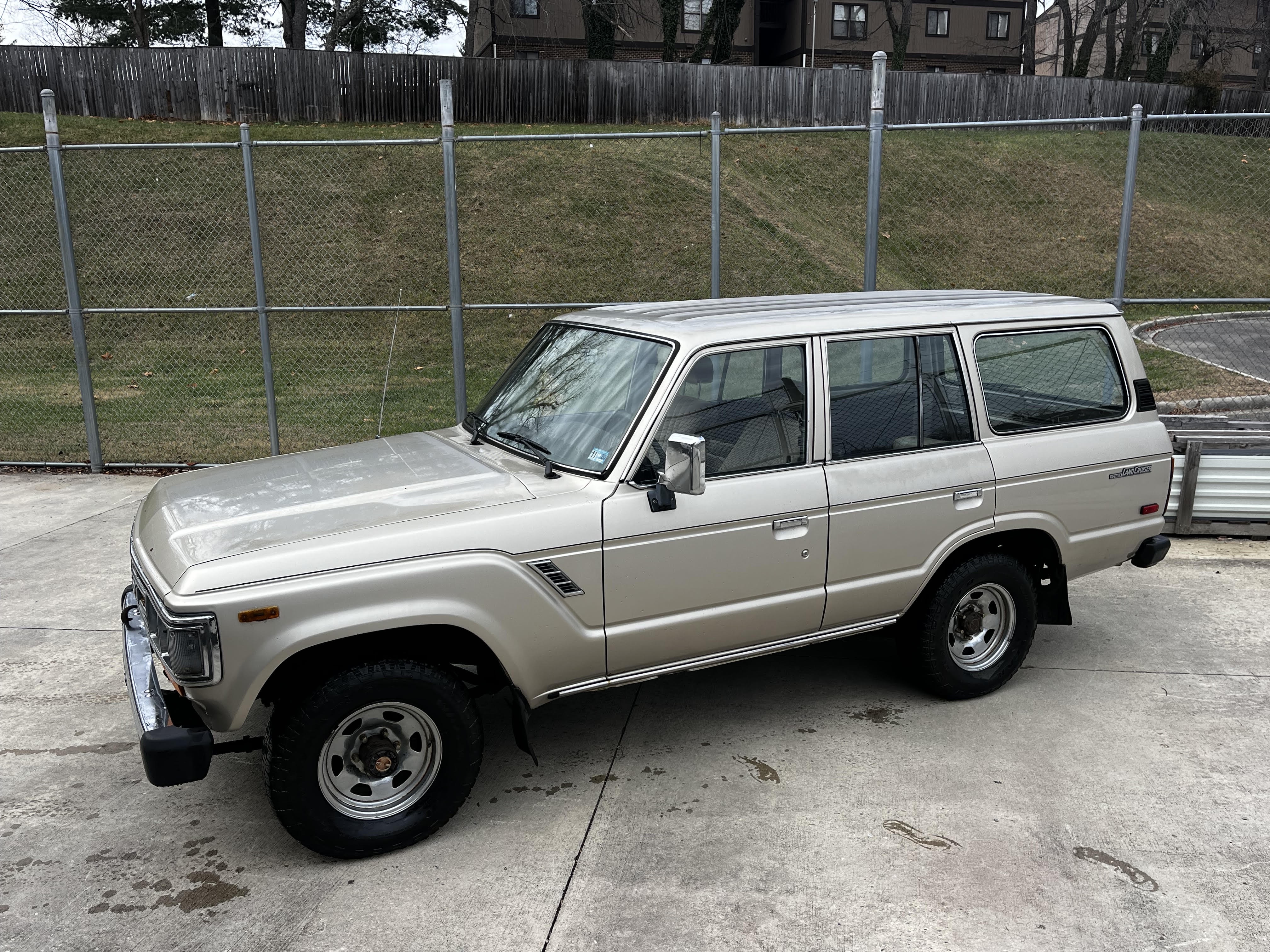 SOLD   another cherry FJ62  139,000