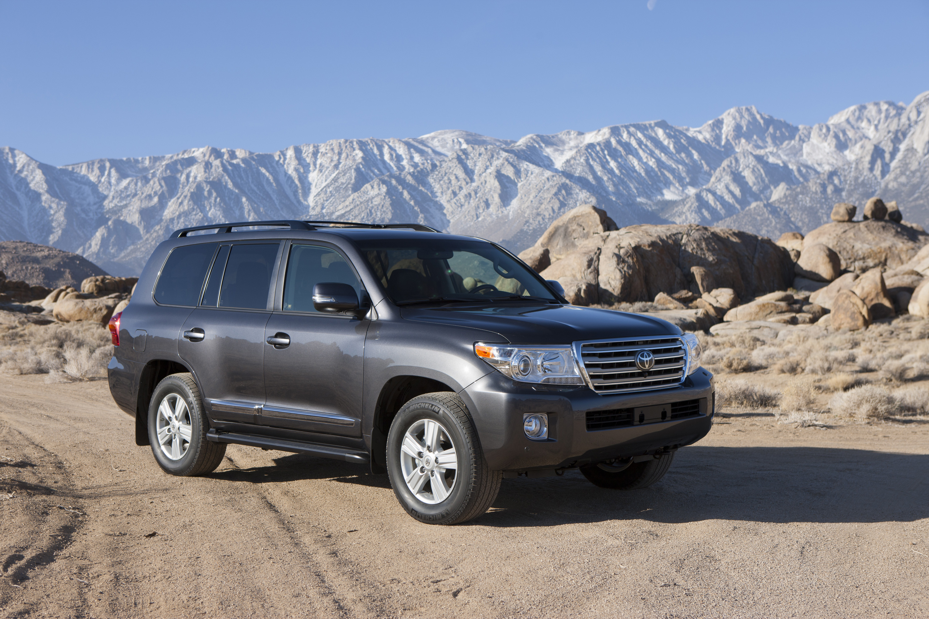 toyota_land_cruiser_107.jpeg