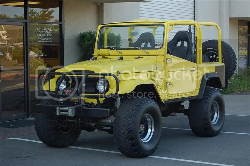 FS: 1969 FJ40 350/SM420/36's/full cage ZERO RUST!