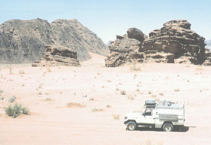 LC70desertrun.jpg