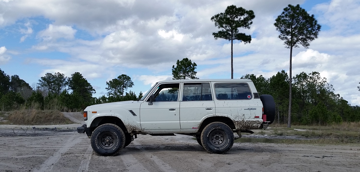 69--fj60-at-mud-hole.jpg