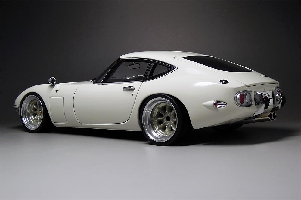 Toyota_2000GT.jpg