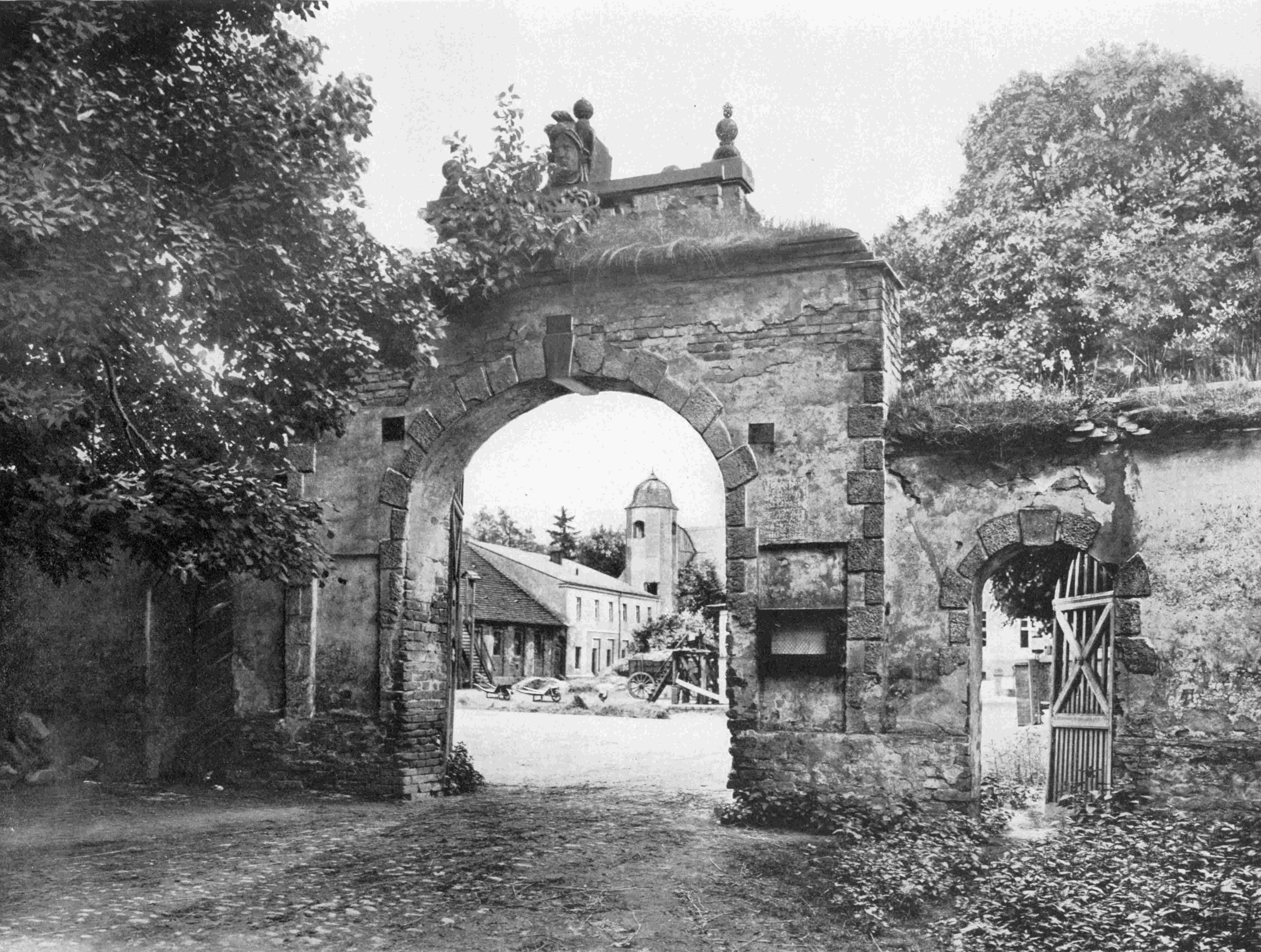 Schloss_Klein_Machnow_1900.jpg