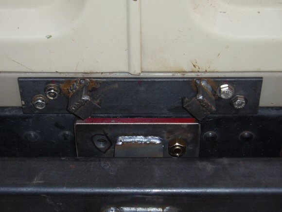 latch1small.jpg