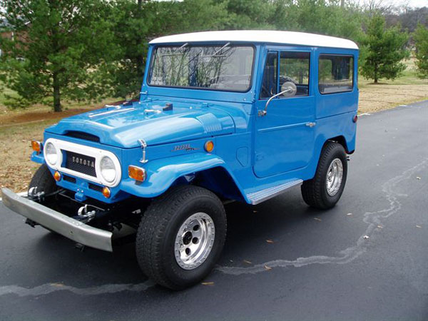 Toyota_Land_Cruiser_1969_Rick_Feibusch-2008.jpg