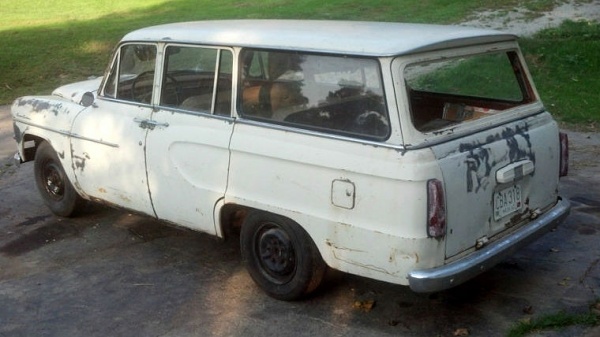1960-toyopet-crown-wagon-rear.jpg