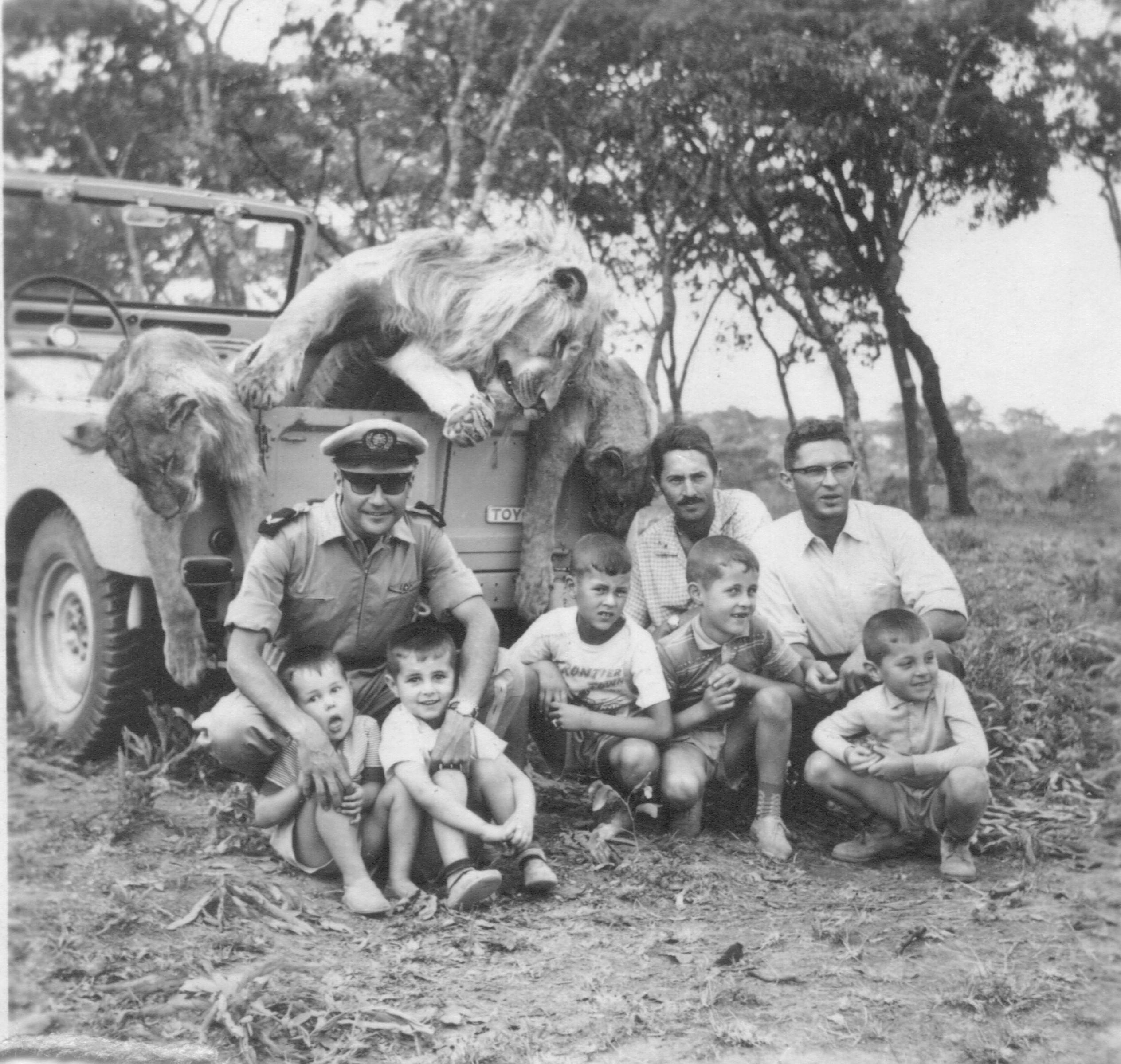 1963_Angola_Jose_Rodrigues_with_Lions_On_Transport.JPG