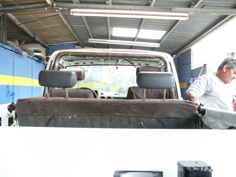 mid-rollcage1.JPG