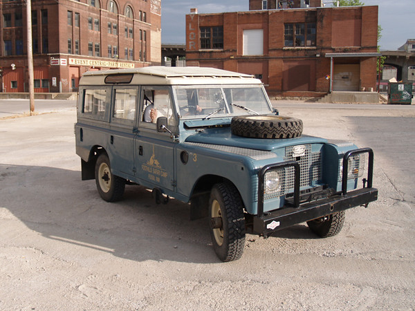 162995189-M.jpg