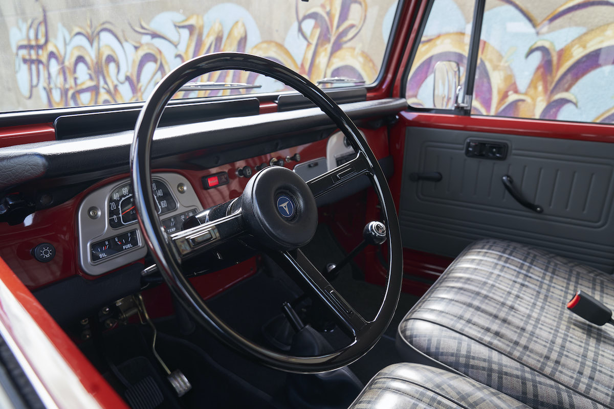 MUD_Red40cab.jpg