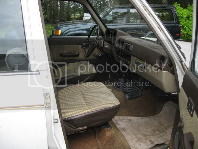 83FJ60015.jpg