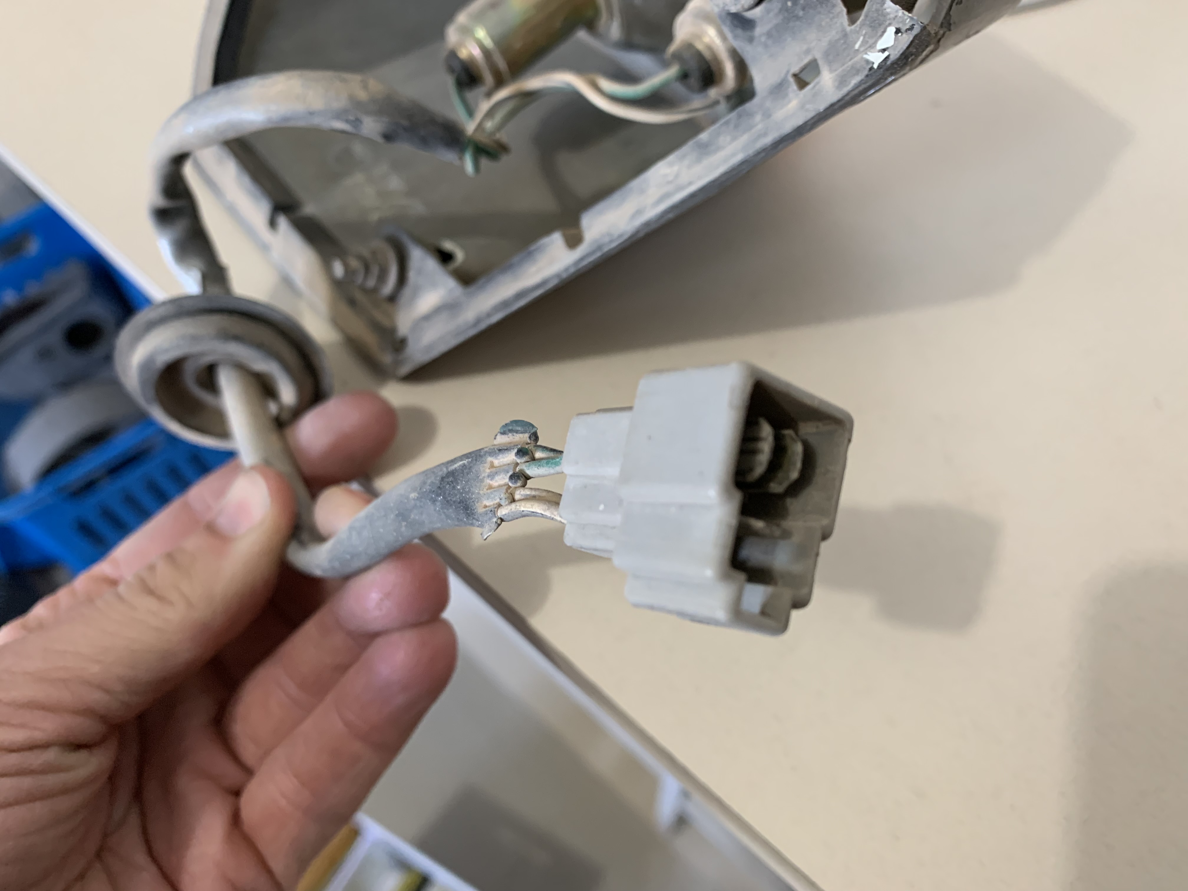 184oldplug.jpg