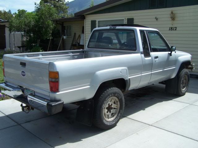 86Hilux007.jpg