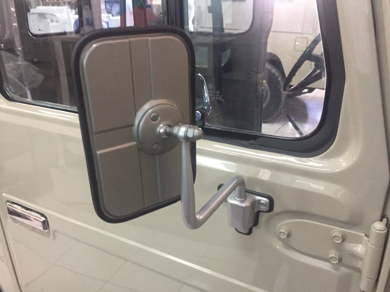 184mirror.jpg