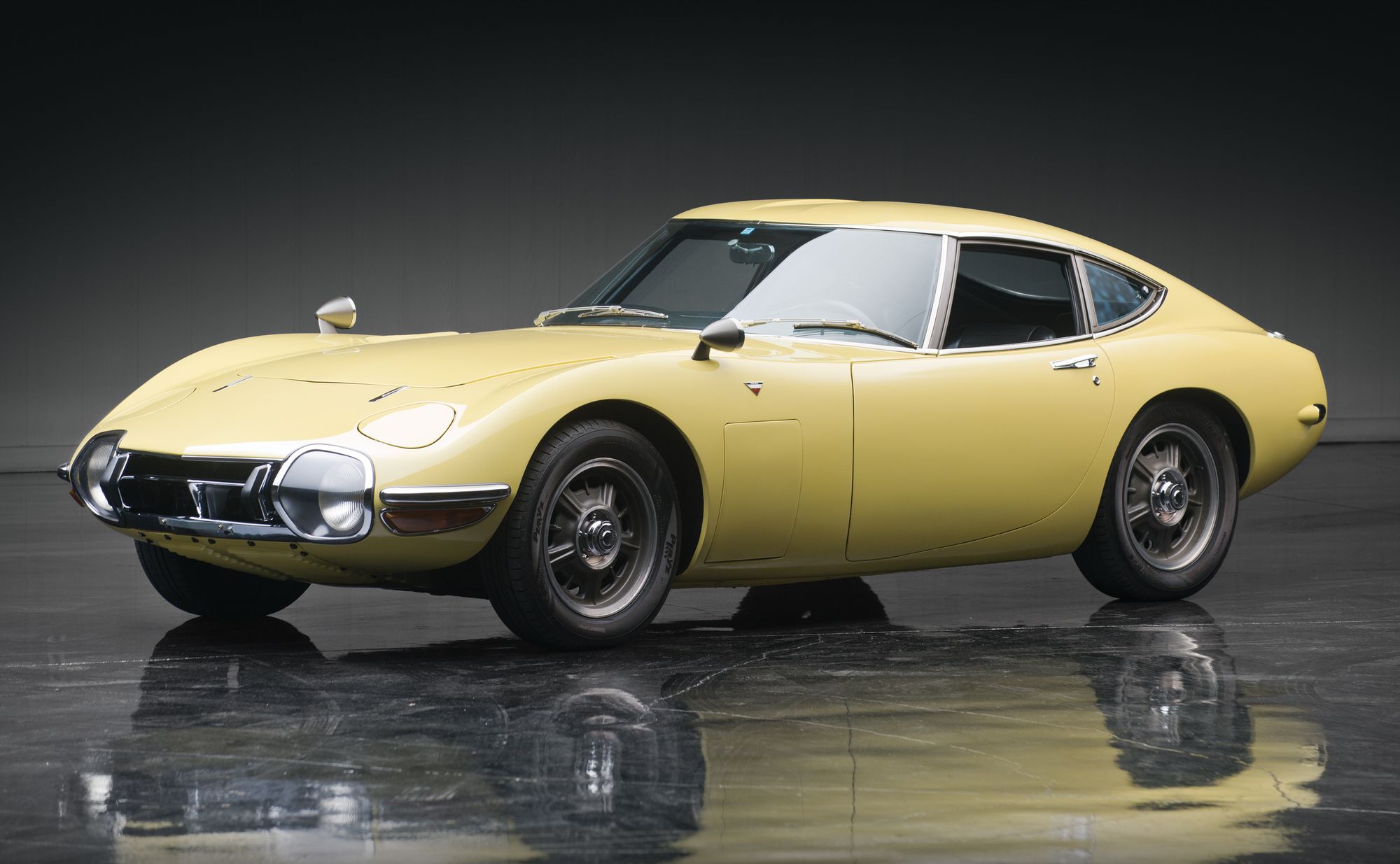 1967Toyota2000GT_01_2000.jpg