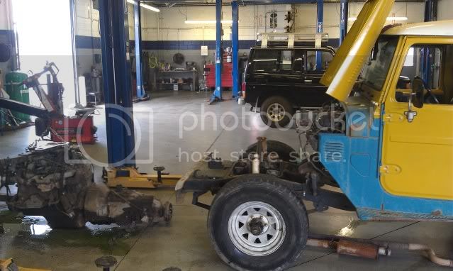 fj40sideengineout.jpg