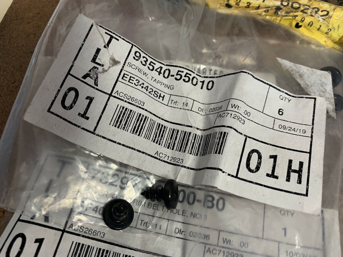 619trimscrews.jpg