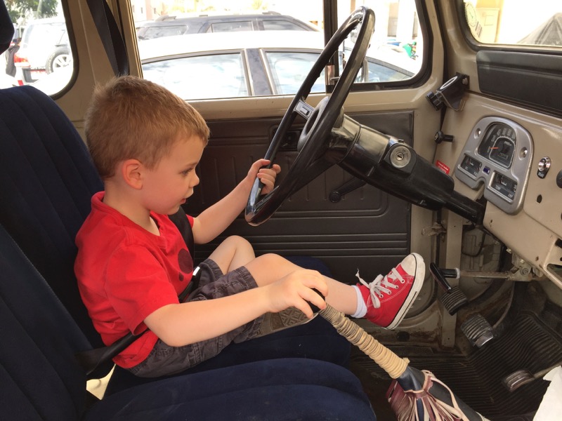 043driverboy.jpg