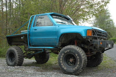 1985 Hilux v/8 project truck