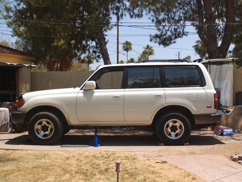 175738051-M.jpg