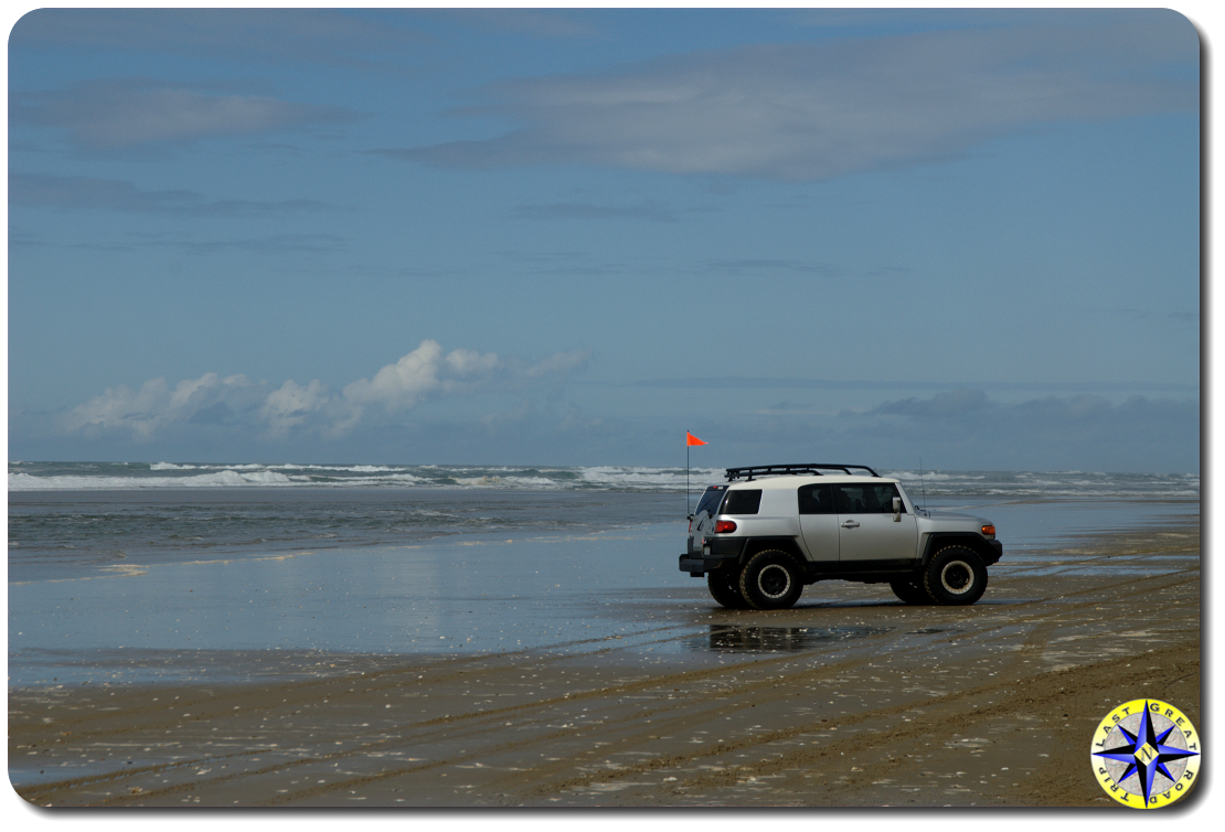 fj-cruiser-beach.jpg